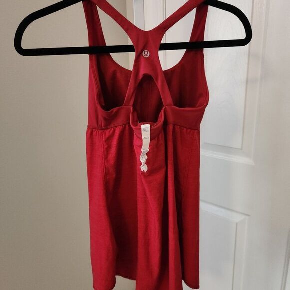 Lululemon Venus Tank, Size 4, Cranberry - Picture 6 of 11